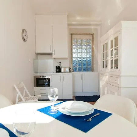 Appartement Charming, Sunny With Beautiful River View + Free Street Parking + Ac