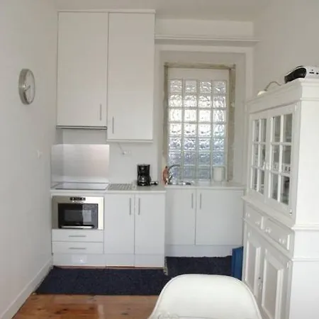 Appartement Charming, Sunny With Beautiful River View + Free Street Parking + Ac Lissabon