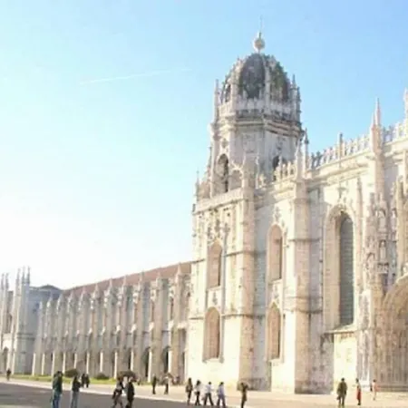 Appartement Charming, Sunny With Beautiful River View + Free Street Parking + Ac Lissabon