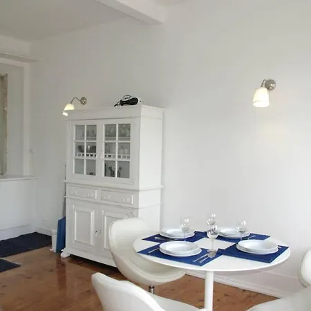 Апартаменты Charming, Sunny With Beautiful River View + Free Street Parking + Ac *