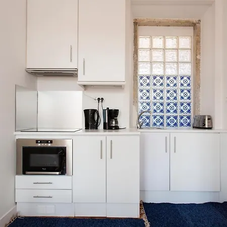 Lägenhet Charming, Sunny With Beautiful River View + Free Street Parking + Ac Lisboa
