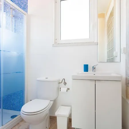 Charming, Sunny With Beautiful River View + Free Street Parking + Ac * Лиссабон
